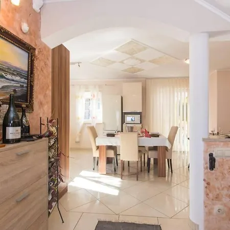 Beautiful Unique Luxury Emily Villa
